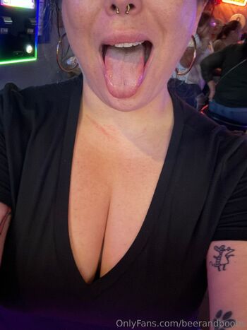 victori / beerandboobs / boobsandbeer_ nude photo #33