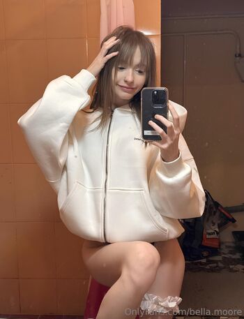 Bella / bella.moore nude photo #24