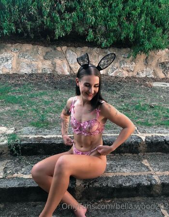 Bella / bella.wood202 / bellawoodgames nude photo #5