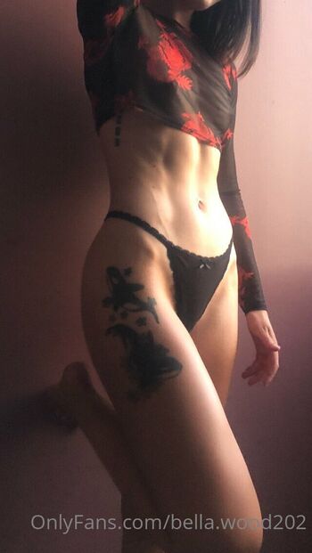 Bella / bella.wood202 / bellawoodgames nude photo #13