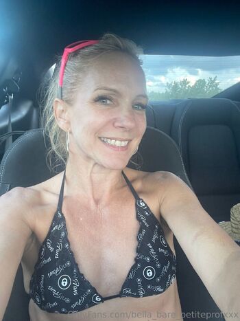 Bella Bar / bella_bare_petiteprofxxx nude photo #13