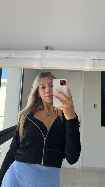 Bell / bella_bombastisch nude photo #14