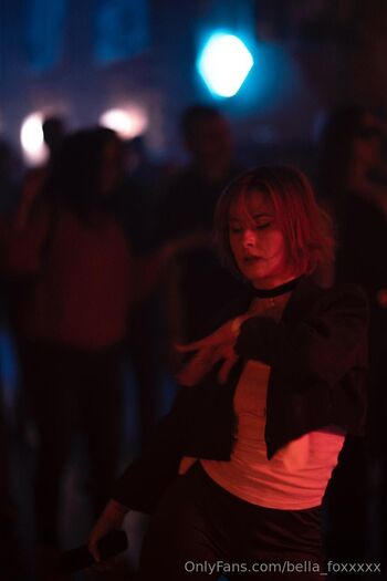 Bella Foxxy / bella_foxxxxx / bella_f111 nude photo #1