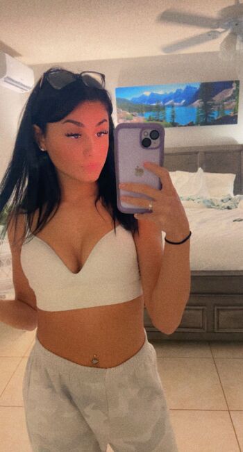 Bellax / bellababyxo nude photo #1