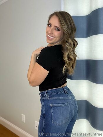 Bella Brook / bellabrooksnextdoor nude photo #9