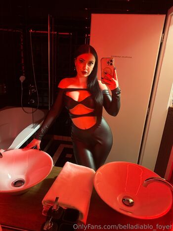 𝓖𝓸𝓭𝓭𝓮𝓼𝓼 𝓑𝓮𝓵𝓵𝓪 𝓯𝓸𝔂𝓮𝓻 / belladiablo_foyer nude photo #13