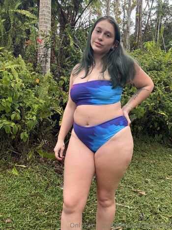 Bella / bellagirlsbellyfree / bellagirlsbelly nude photo #1