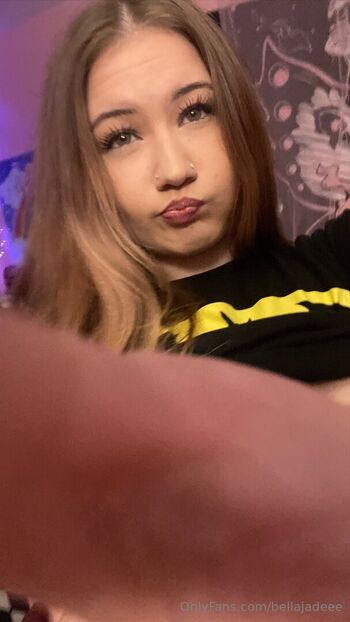 Bella Jad / bellajadeee nude photo #11