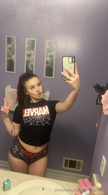 Bella Jad / bellajadeee nude photo #23