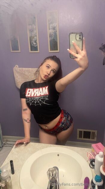 Bella Jad / bellajadeee nude photo #25