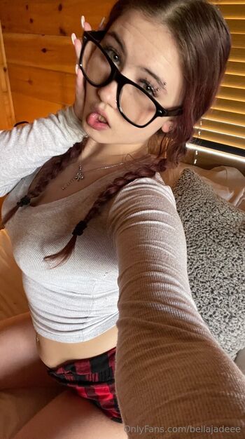 Bella Jad / bellajadeee nude photo #39