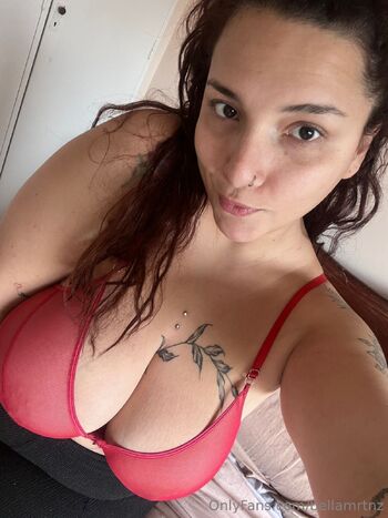 Bella / bellamrtnz nude photo #7