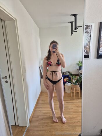 Bell / bellareved nude photo #9