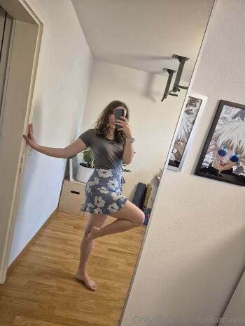 Bell / bellareved nude photo #18