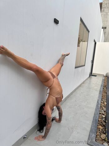 Bella / bellasereno nude photo #27