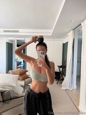 Bell / bellaskaa nude photo #4