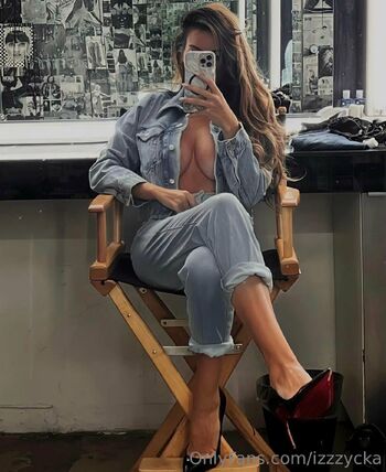 Bell / bellaskaa nude photo #35