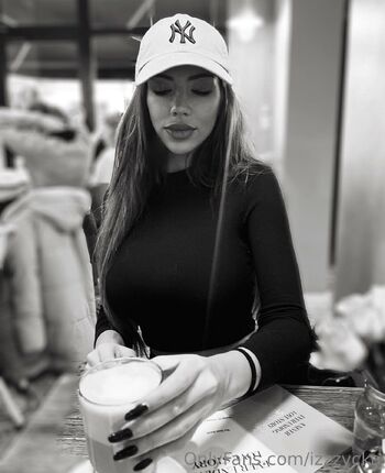 Bell / bellaskaa nude photo #38