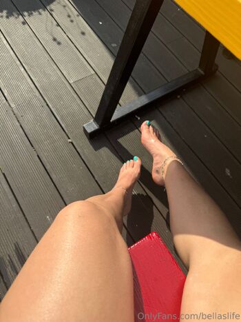 Bella / bellaslife / bellasfeetx nude photo #14