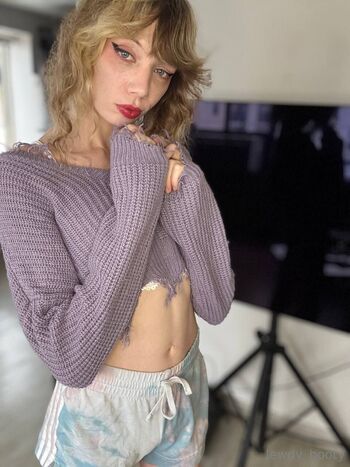 Bell / bellathrnexo / lewdy__booty nude photo #9