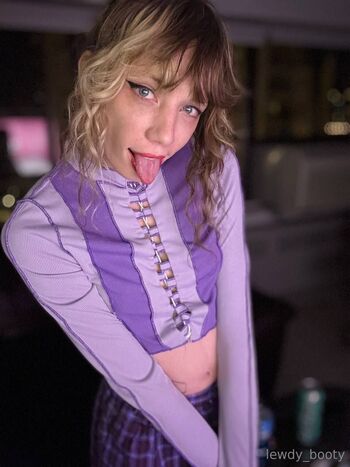 Bell / bellathrnexo / lewdy__booty nude photo #13