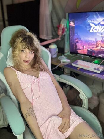 Bell / bellathrnexo / lewdy__booty nude photo #33