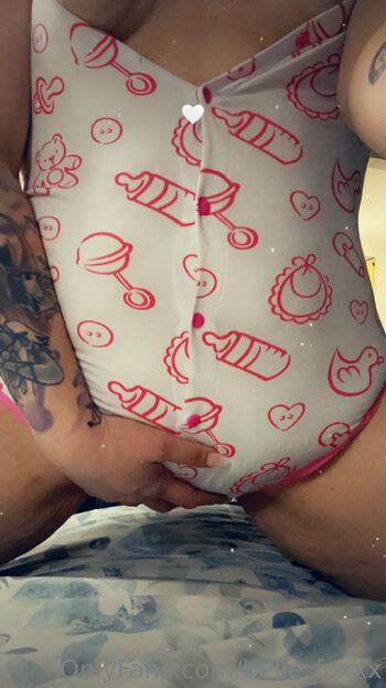 OnlyFans / belle_foxxx nude photo #1