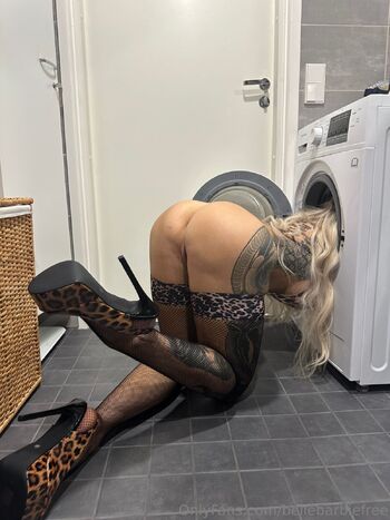 Bellebarbie SEXTING BJ QUEEN / bellebarbiefree nude photo #13