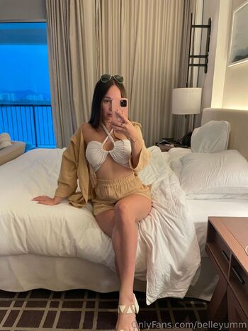 Bell / belleyumm nude photo #4