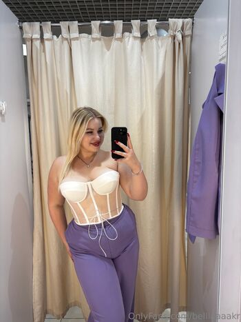 OnlyFans / belllaaaakr nude photo #1