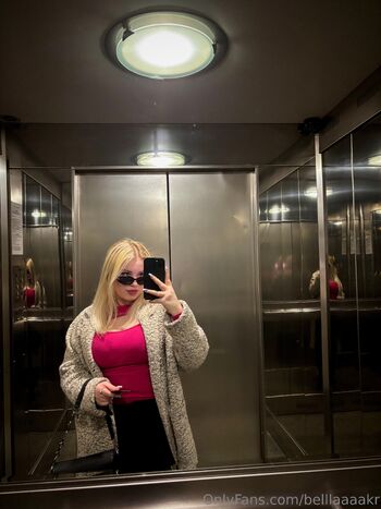 OnlyFans / belllaaaakr nude photo #2