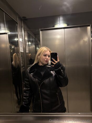 OnlyFans / belllaaaakr nude photo #4