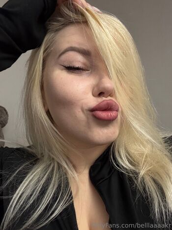 OnlyFans / belllaaaakr nude photo #9