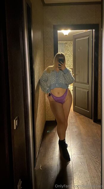OnlyFans / belllaaaakr nude photo #36