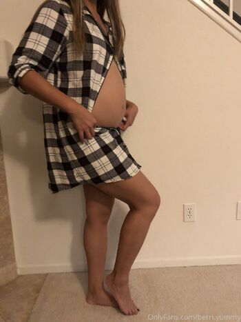 Onakasit / berri.yummy nude photo #4