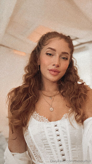 Natural Redhea / besoulfull nude photo #36