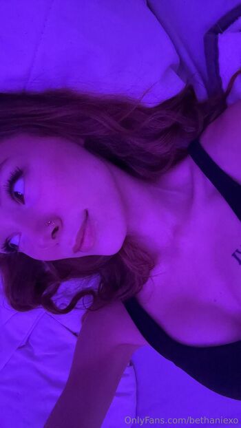 Bethani / bethaniexo nude photo #11