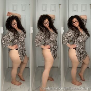 Beth Scot / bethscottofficial nude photo #29