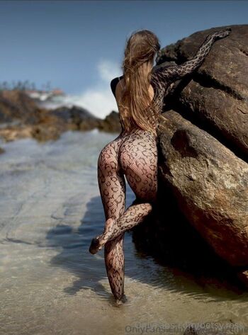 Betsy / betsy.ross nude photo #21