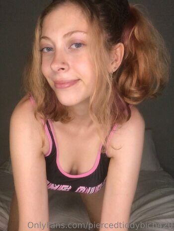 Betty / bettyj420 / piercedtiddybi1 nude photo #15