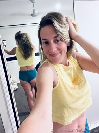 Betty Off The Rail / bettyotrfree nude photo #1