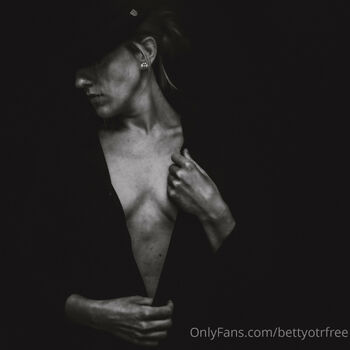 Betty Off The Rail / bettyotrfree nude photo #7