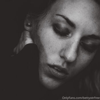 Betty Off The Rail / bettyotrfree nude photo #12