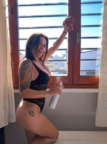 Betty Reina Sexting / bettyreinamadre nude photo #9