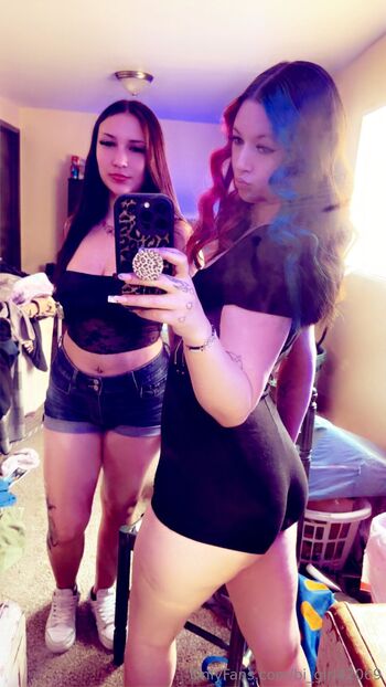 Stoner babe / bi_girl42069 nude photo #6