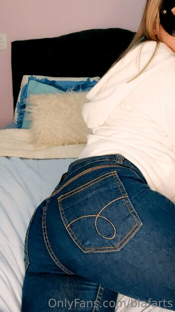 Biafart / bia_farts nude photo #27