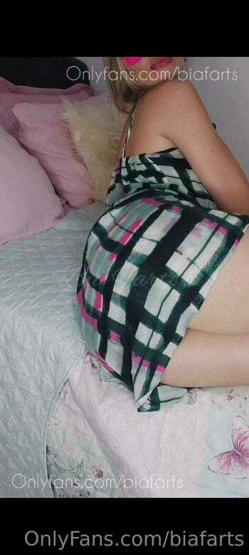 Biafart / bia_farts nude photo #29