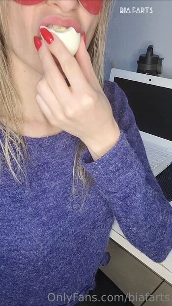 Biafart / bia_farts nude photo #32