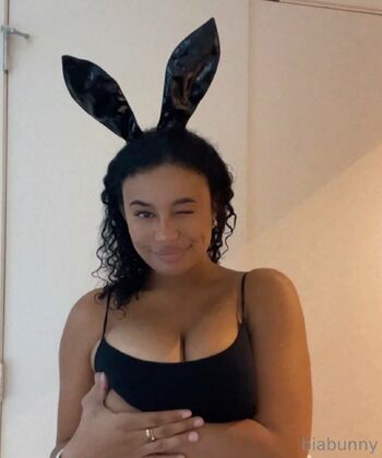 bia / biabunnyy nude photo #21