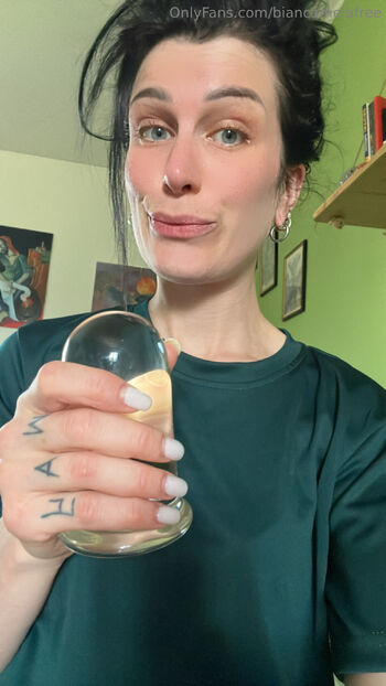 Biancamela_Free / biancamelafree / biancamela8 nude photo #9